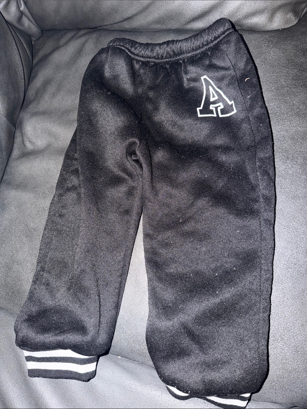18-24 month SHEIN youth kids Black Sweatpants with A Patch